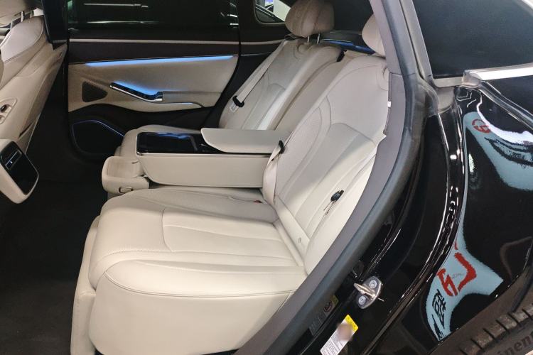 Used Denza Z9 2024 1100 km All-Wheel-Drive Ultra Version