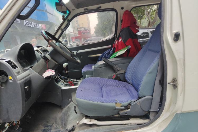 Used Foton Scenic 2014 2.0L Express Classic Short-Wheelbase High-Roof 491EQ4A