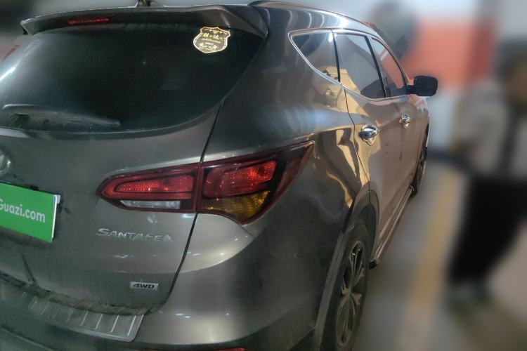 Used Hyundai Santa Fe 2017 2.0T Automatic All-Wheel Drive Smart 7-Seater
