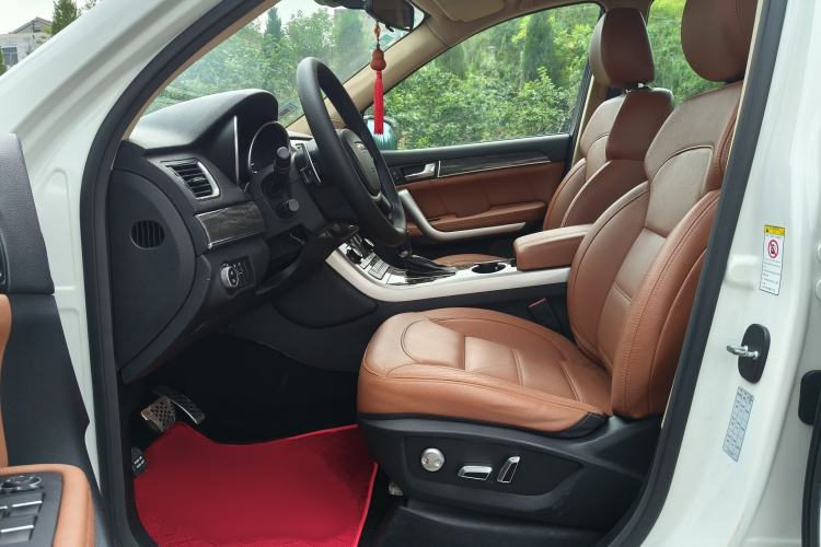 Used Haval H8 2015 2.0T Two-Wheel-Drive Standard Version