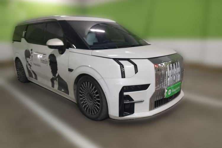 Used Zeekr 009 2022 Revised WE Version Front Right 45 Deg