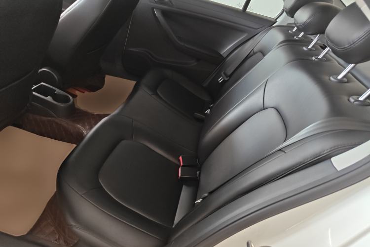 Used Volkswagen Jetta 2015 Zhuihui Edition 1.4L Manual Fashion Model Left Rear Seat