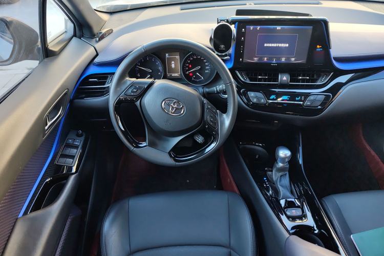 Used Toyota IZOA 2018 2.0L Yichi Version China VI Standard