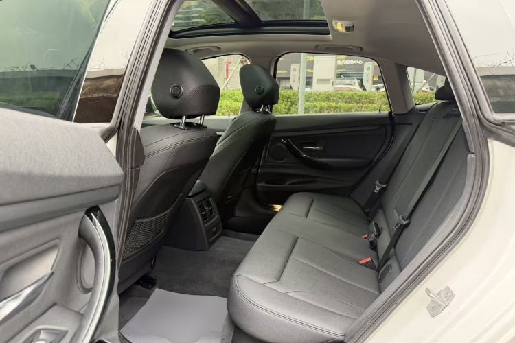 Used BMW 3 Series GT 2018 320i Sport Edition Left Rear Seat