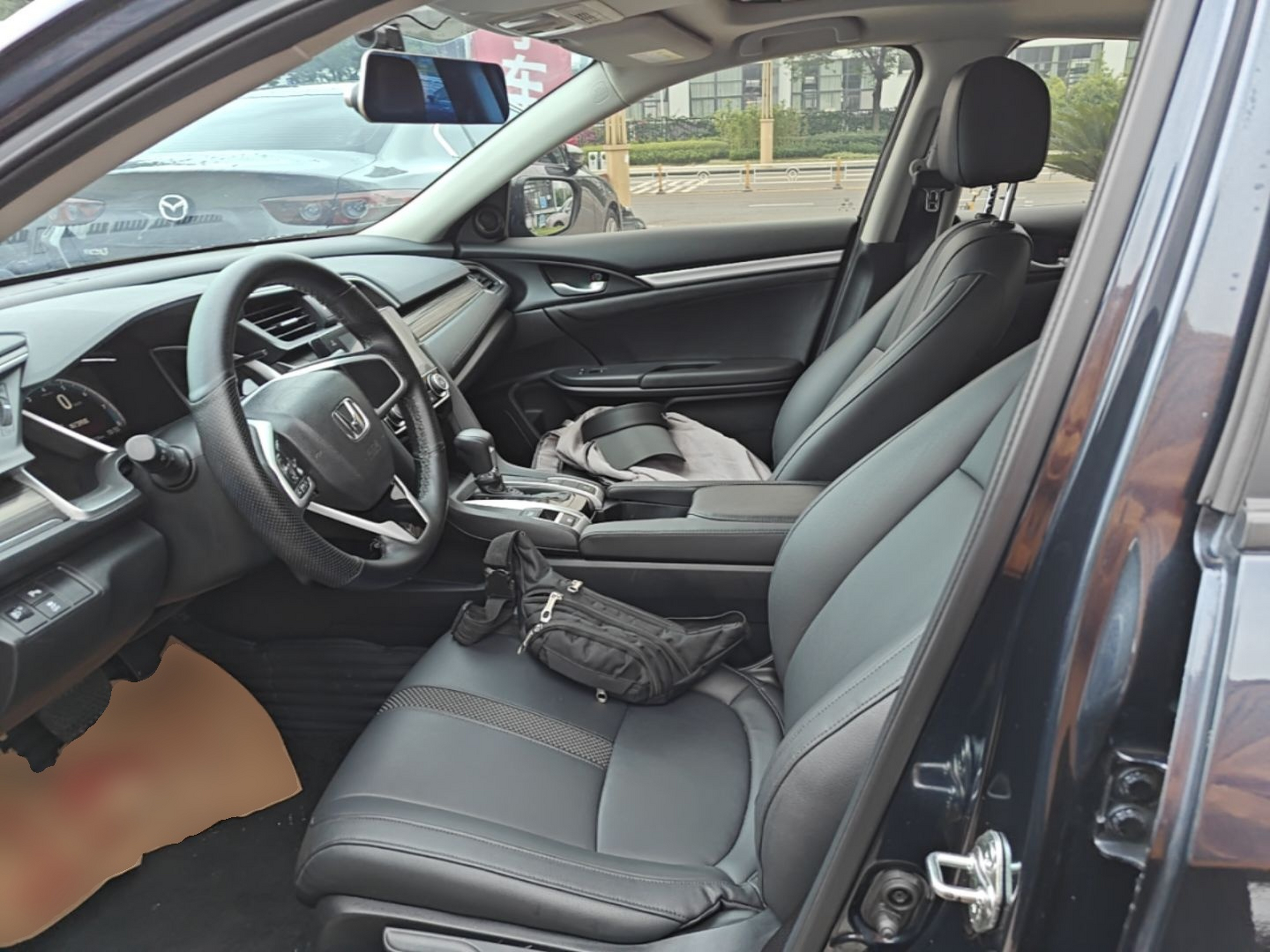Interior delantero