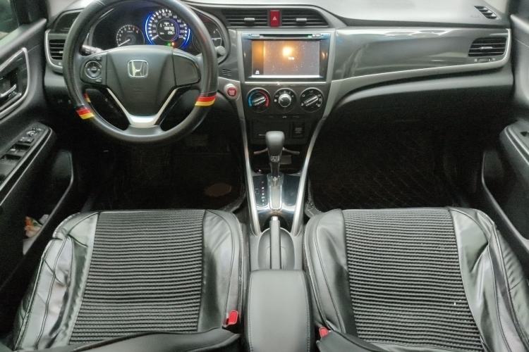 Used Honda Crider 2013 1.8L automatic luxury edition Center Console