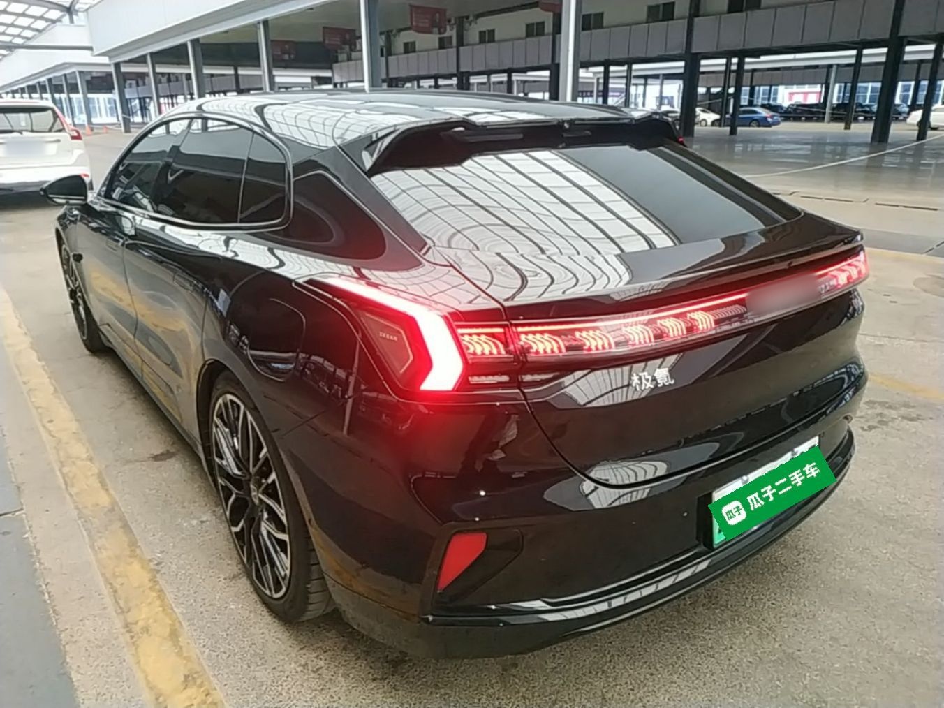 Zeekr 001 2024 YOU Edition 100 kWh All-Wheel Drive — снимка 4