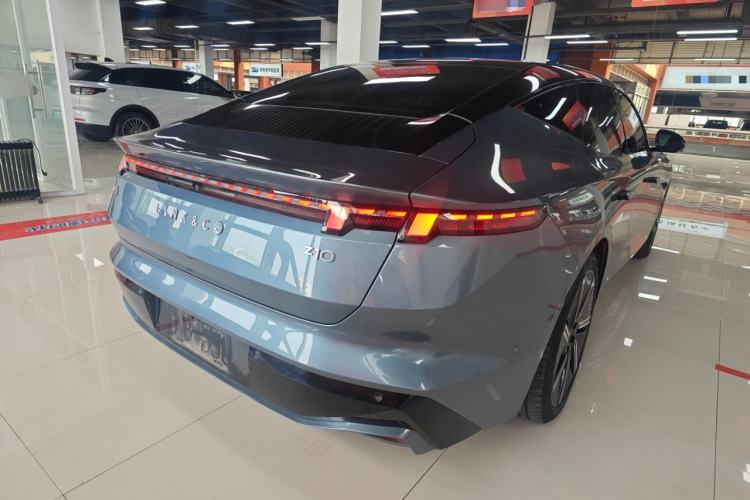 Used Lynk & Co Z10 2025 95 kWh 806 km Range Rear-Wheel Drive Advanced Driver-Assistance System Max