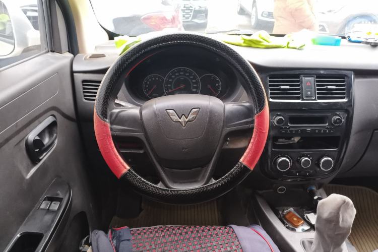 Used Wuling Rongguang V 2016 1.5L Standard Version