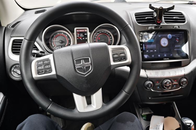 Used Dodge Journey 2013 2.4L Two-Wheel Drive Luxury Version