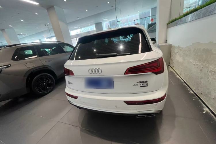 Used Audi Q5L 2022 40T Fashionable and Dynamic Model
