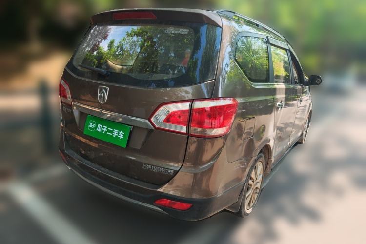 Used Baojun 730 2014 1.5L manual Comfort ESP version 7 seats Rear Right 45 Deg