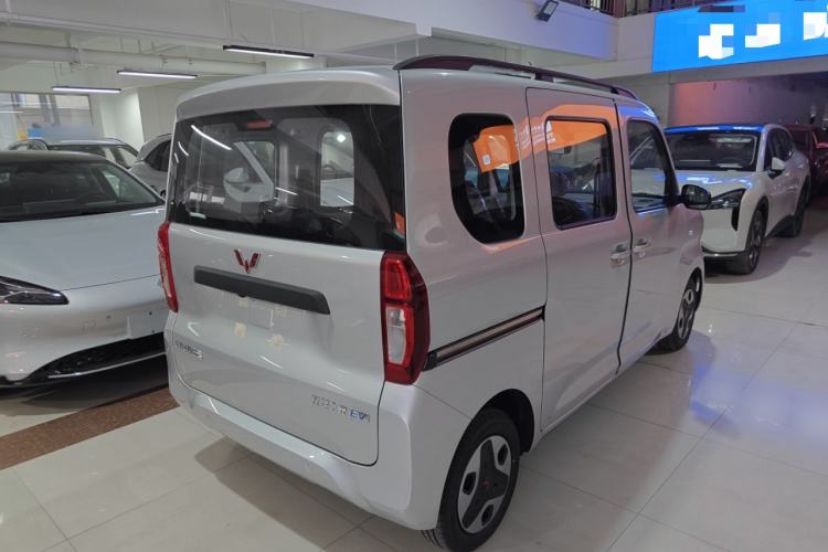 Used Wuling Zhiguang New Energy 2025 Model 305km Ambitious Edition Rear Right 45 Deg