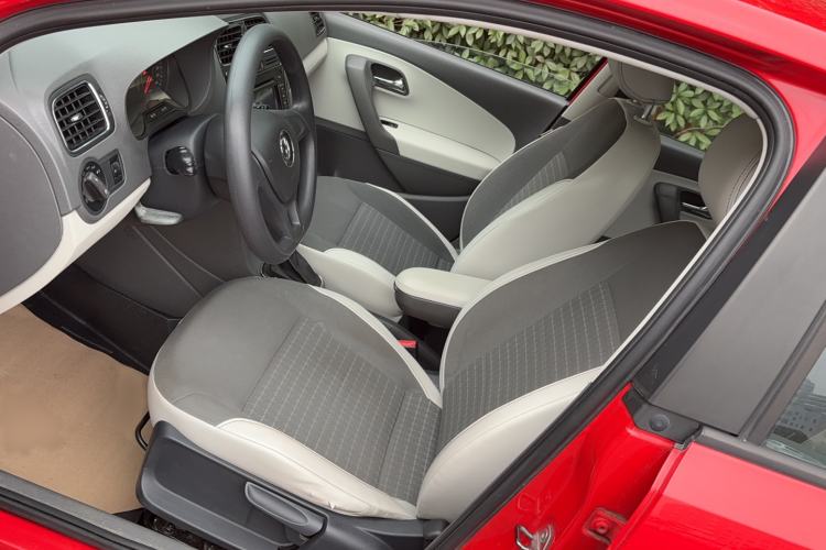 Used Volkswagen Polo 2014 1.4L Automatic Comfort Edition
