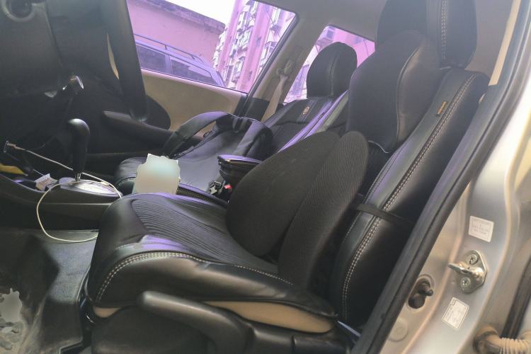 Used Honda Fit 2011 1.3L automatic comfort version
