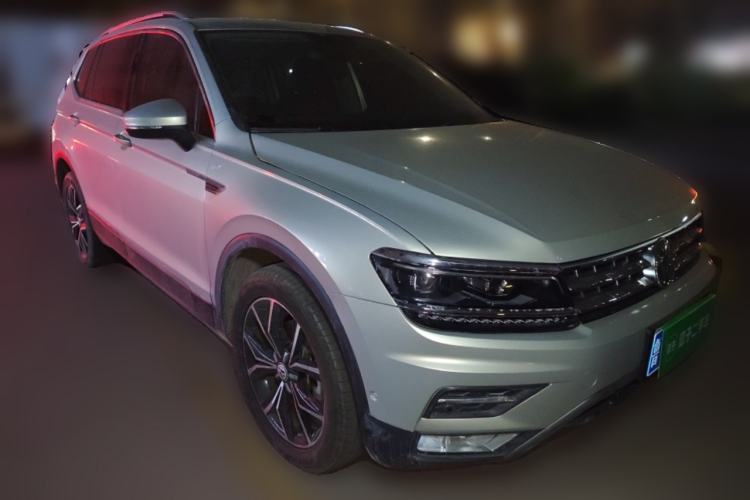 Used Volkswagen Tiguan L 2017 330TSI Automatic Two-Wheel Drive Flagship Edition Front Right 45 Deg