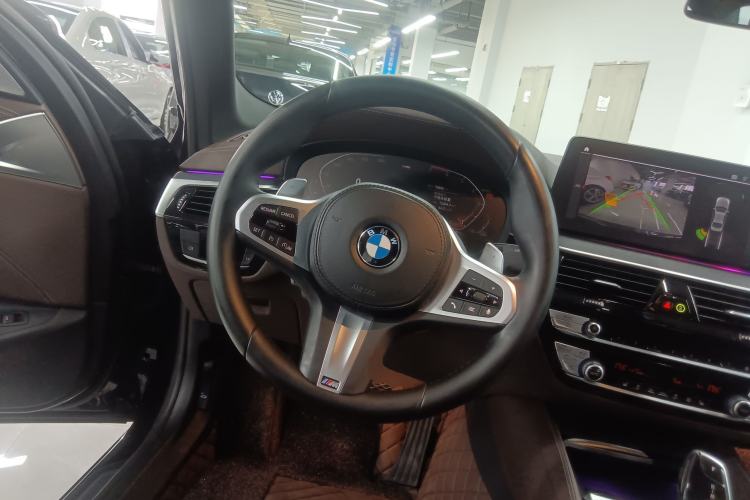 Used BMW 5 Series 2021 Facelifted 530Li Leading Edition M Sport Package
