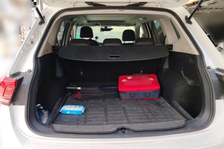 Used Volkswagen Tiguan L 2017 330TSI Automatic Two-Wheel Drive Luxury Edition Trunk