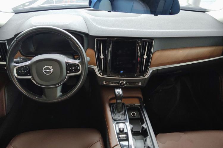 Used Volvo S90 2020 Facelifted T5 Zhiyi Luxury Edition
