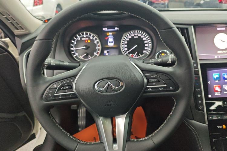Used Infiniti Q50L 2018 2.0T Comfort Edition China VI Standard Steering Wheel