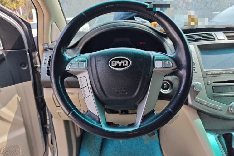 Used BYD S6 2011 2.0L Manual Luxury Edition
