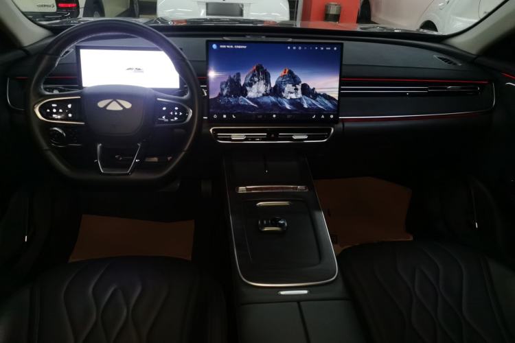 Used Chery Fengyun A8L 2025 1.5 TGDI 145 km Luxury Version Center Console