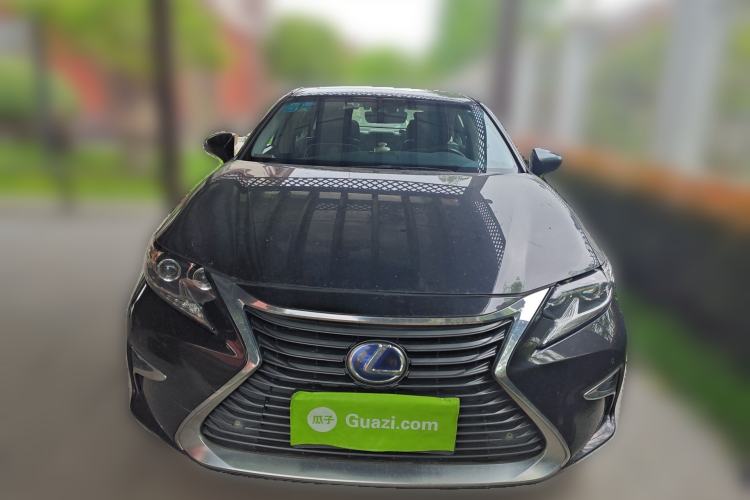 Used Lexus ES 2015 300h Luxury Edition Front