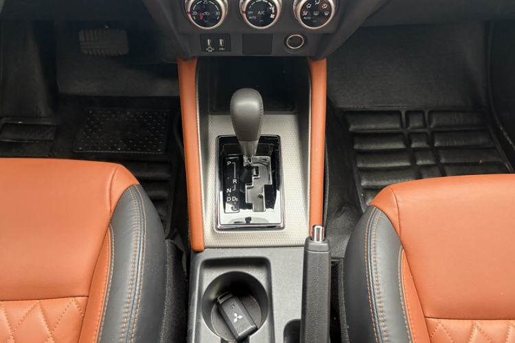 Used Mitsubishi ASX 2020 2.0L CVT Smart Edition Gear Lever