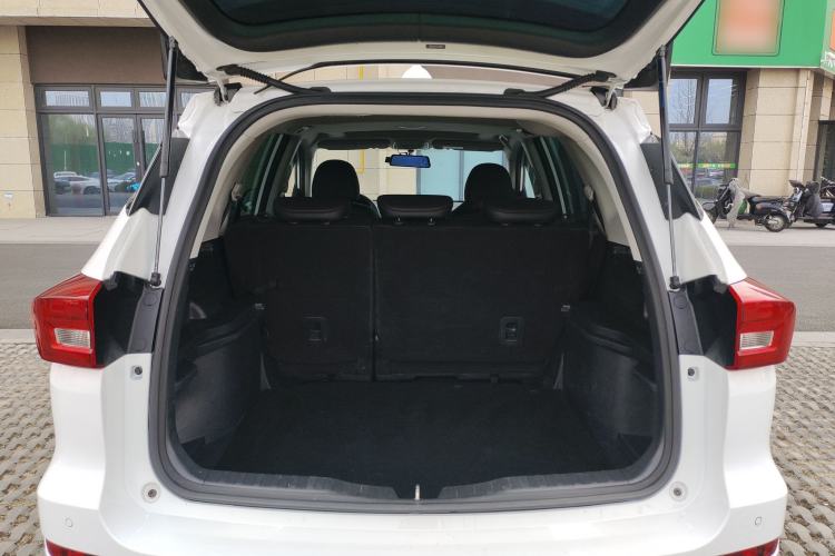 Used Haval M6 2019 1.5T DCT Two-Wheel Drive Value Edition China VI Standard Trunk