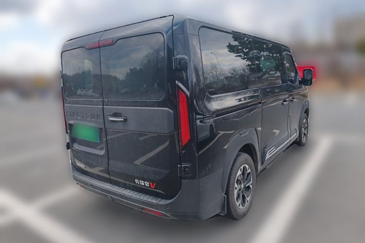 Used Sinotruk Pioneer V 2025 Multi-Function PRO Version 2.0T Automatic Short Wheelbase Low Roof Rear Right 45 Deg