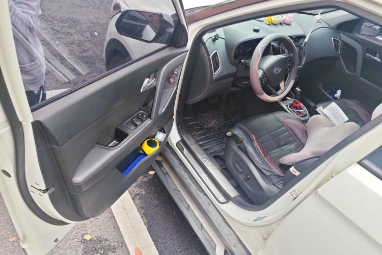 Used Hyundai ix25 2015 1.6L Automatic Two-Wheel-Drive Deluxe DLX Model Driver Seat