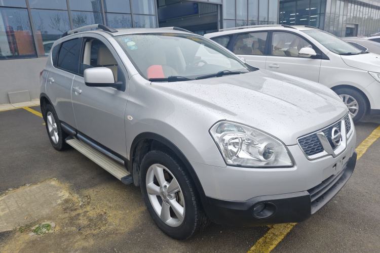 Used Nissan Qashqai 2015 2.0 XL Coolfire CVT 2WD Front Right 45 Deg