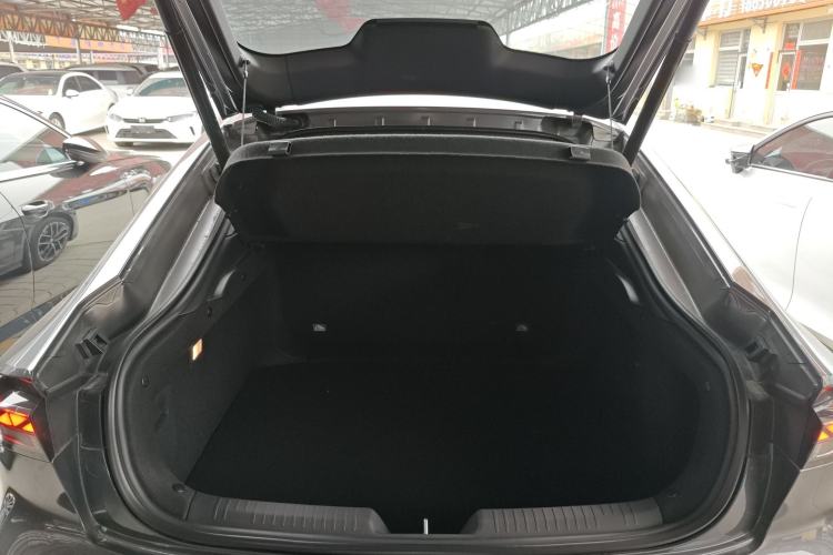 Used CHANGAN UNI-V iDD 2024 Blue Whale Smart Electric iDD 136km ZhiKu Model
