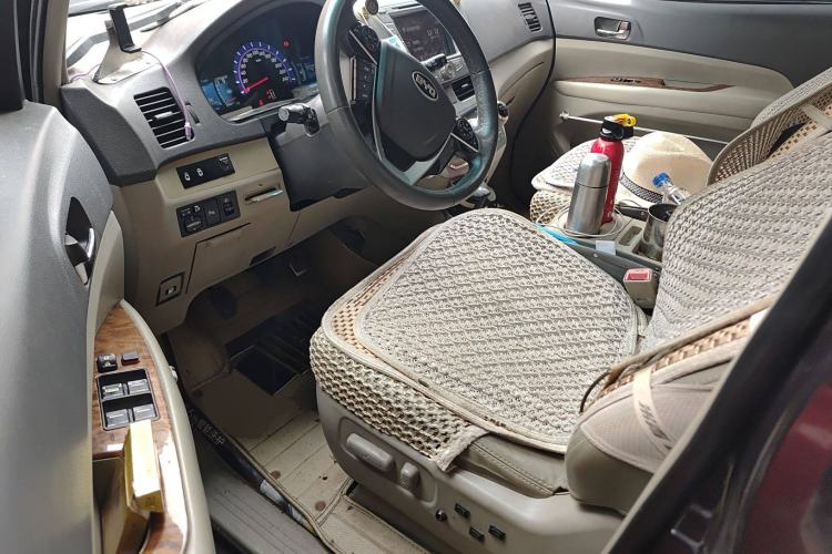 Used BYD M6 2013 2.4L Manual Luxury Model
