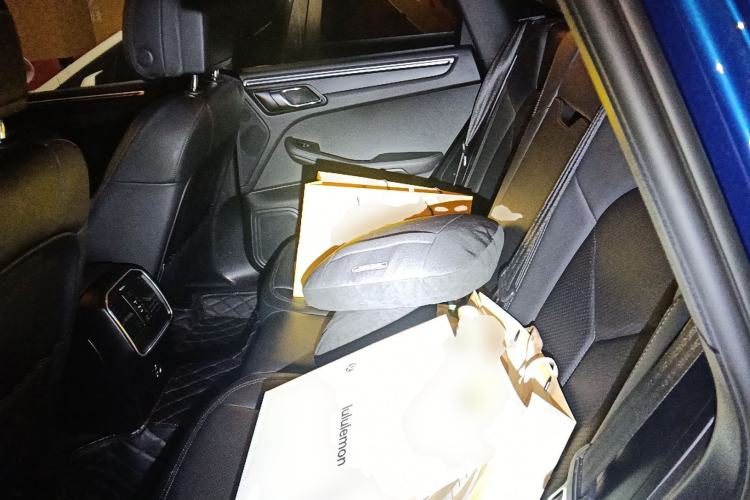 Used Porsche Macan 2020 Macan 2.0T Left Rear Seat