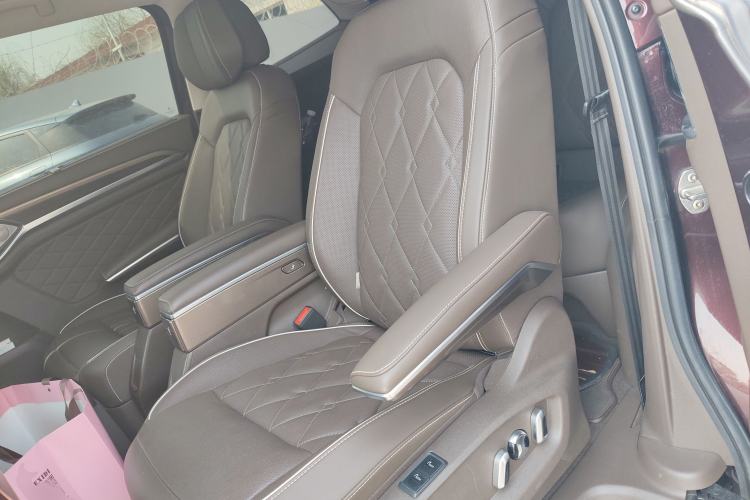 Used Volkswagen Viloran 2020 380TSI Prestige Edition Left Rear Seat