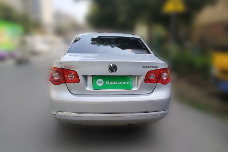 Used Volkswagen Sagitar 2011 1.6L Manual Fashion Edition
