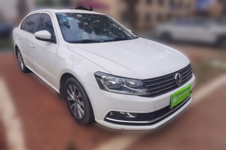 Used Volkswagen Lavida 2015 1.6L Manual Comfort Edition