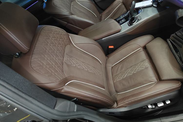 Used BMW 6 Series GT 2018 640i xDrive M Sport Package
