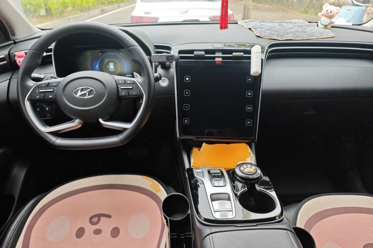 Used Hyundai Tucson 2021 Tucson L 1.5T DCT GLX Elite Edition Center Console