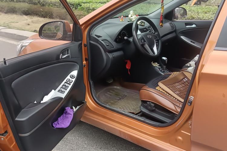 Used Hyundai Verna Ray 2014 1.6L Automatic TOP Driver Seat