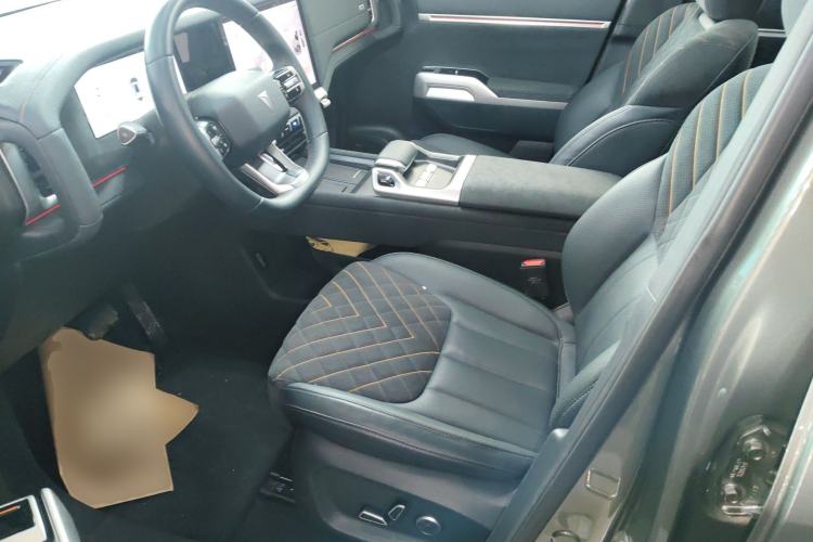 Used Deepal G318 2024 Four-Wheel-Drive Air Suspension Model Left Front Seat