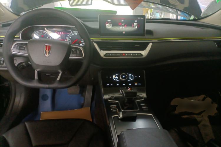 Used Hongqi H5 2022 Classic Model Facelift 1.5T DCT Qiyun Edition Center Console