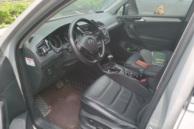 Used Volkswagen Tiguan L 2017 330TSI Automatic Two-Wheel Drive Luxury Edition Driver Seat