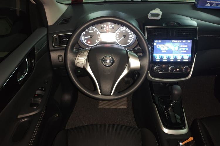 Used Nissan Tiida 2016 1.6L CVT Cool Dynamic Edition