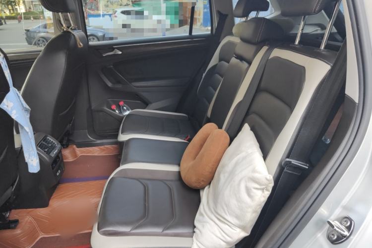 Used Volkswagen Tiguan L 2017 380TSI Automatic All-Wheel-Drive Luxury Edition Left Rear Seat