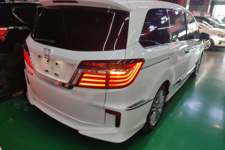 Used Honda Elysion 2016 2.4L Supreme Edition Rear Right 45 Deg