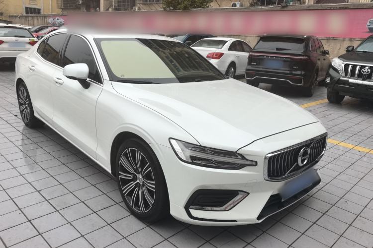 Used Volvo S60 2022 B4 Zhiyuan Luxury Edition