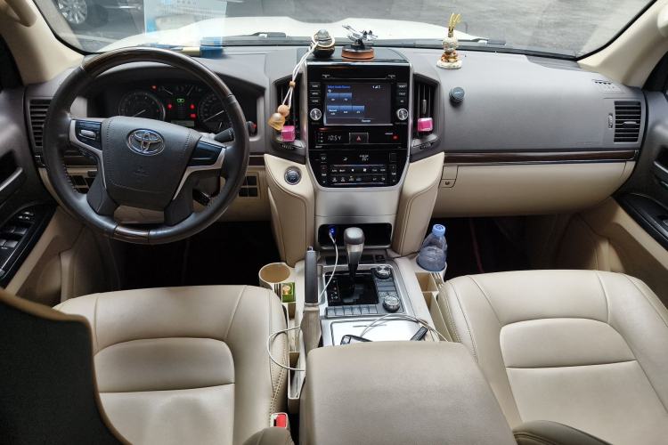 Used Toyota Land Cruiser 
