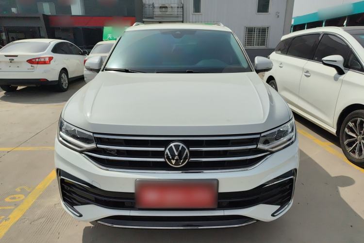 Used Volkswagen Tiguan L 2023 Facelifted 380TSI Automatic All-Wheel Drive R-Line Plus Version 7-Seater Front